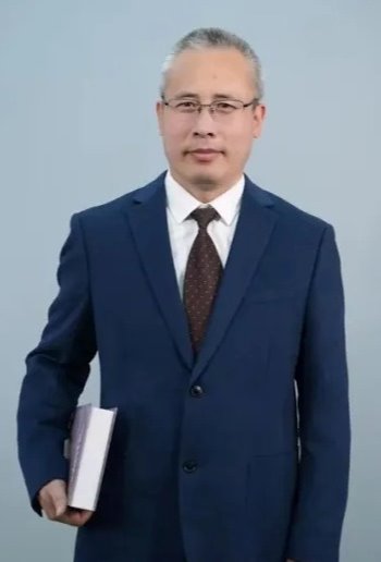 师德标兵|年福忠：教育不止教书，更要育人