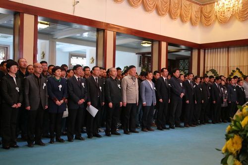 甘肃电视台——见义勇为英雄魏玉川追悼会在华林山举行