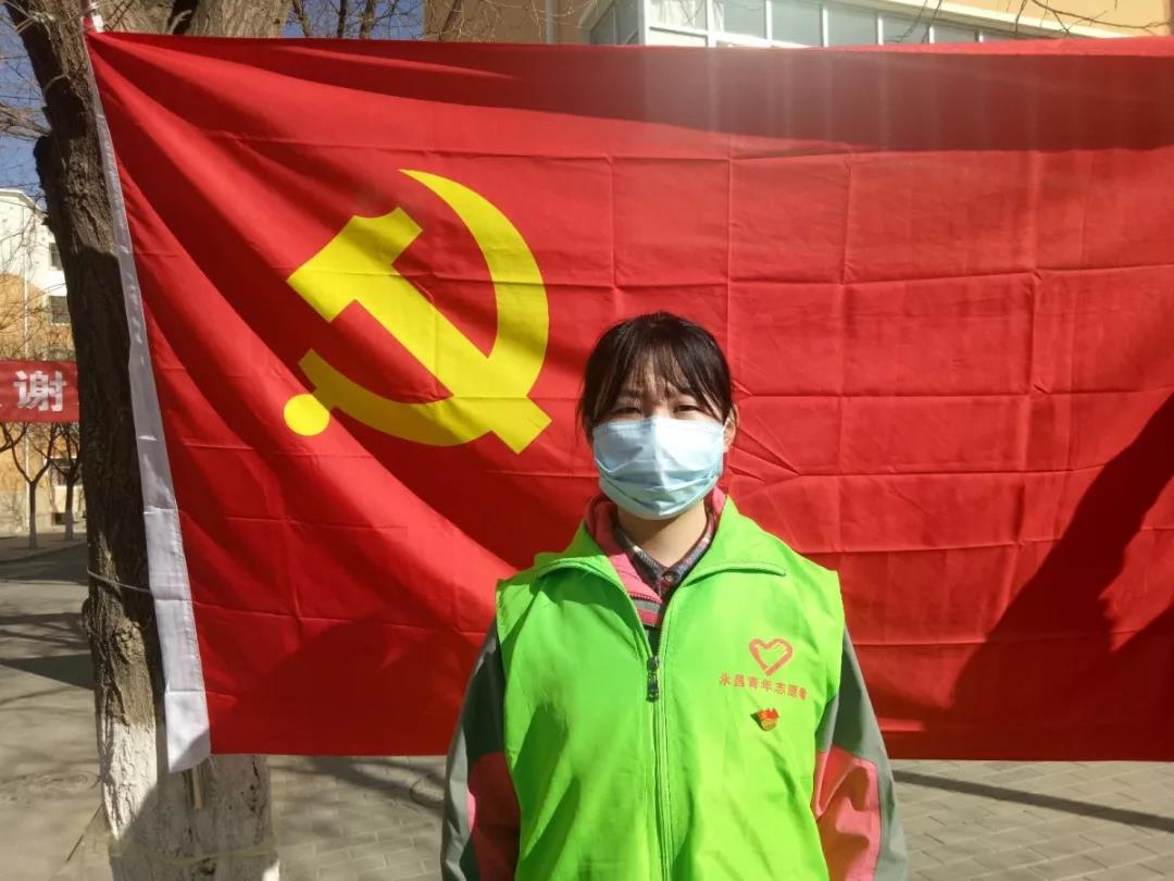 我校设计艺术学院赵琴同学坚守战“疫”前线，勇当志愿突击队员