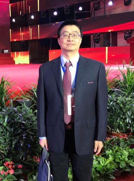 【2022师德标兵候选人风采】 材料学院：石玗