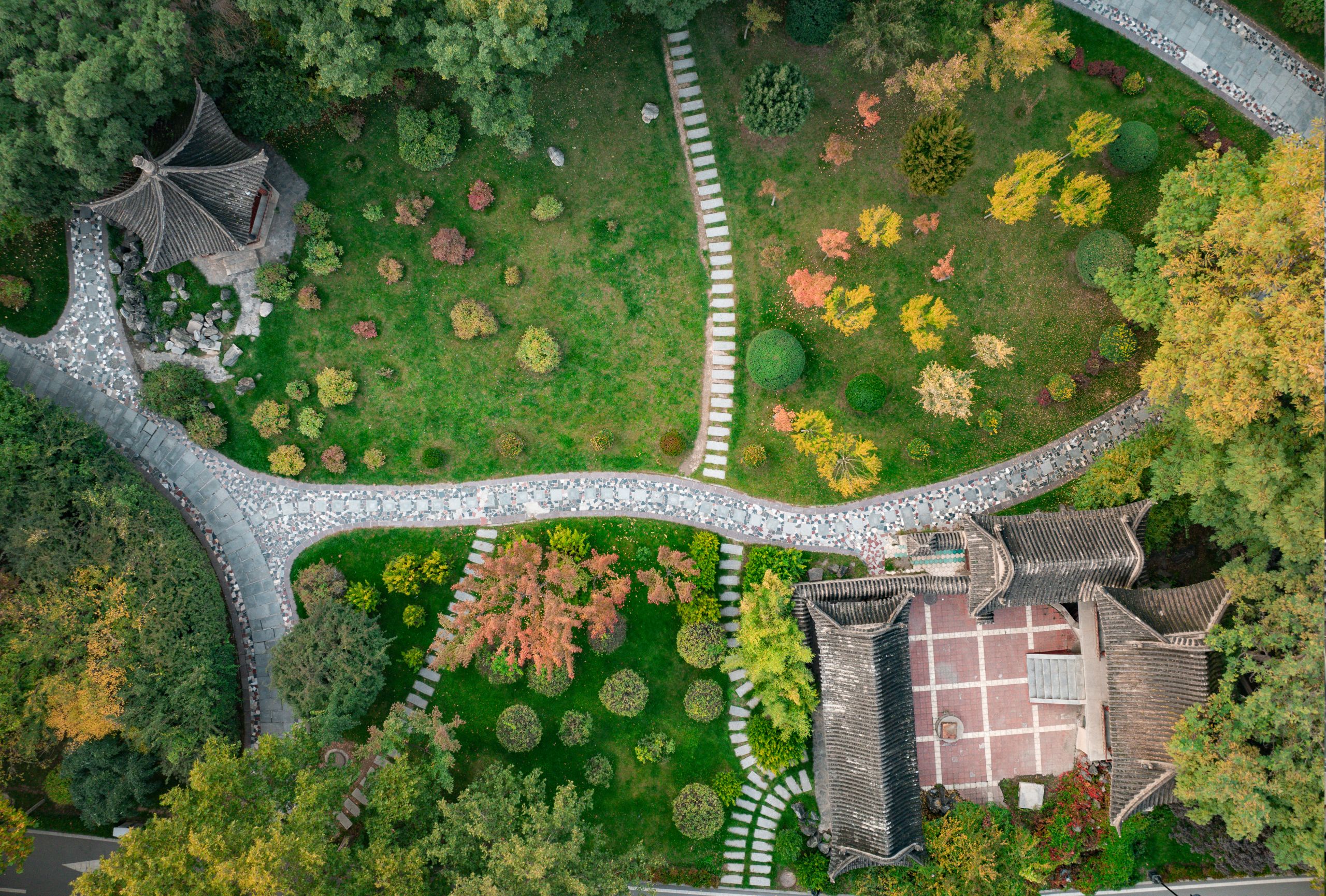 镜中兰理工：两校区风景皆成画