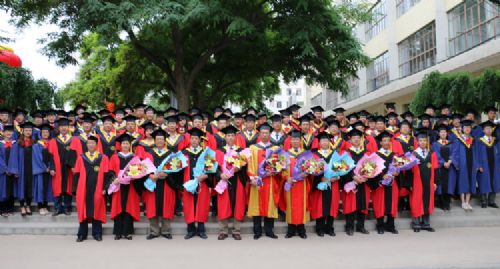 甘肃电视台：兰州理工大学召开2014届研究生 本科生毕业典礼